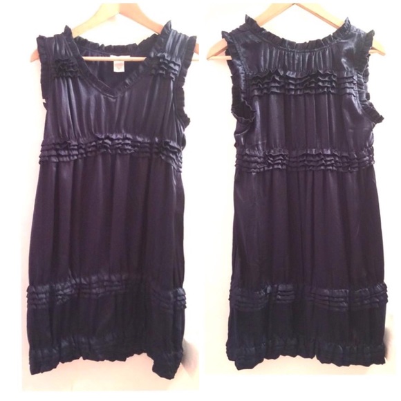 Esley Dresses & Skirts - Esley sleeveless ruffles v- neck navy dress Sz 10